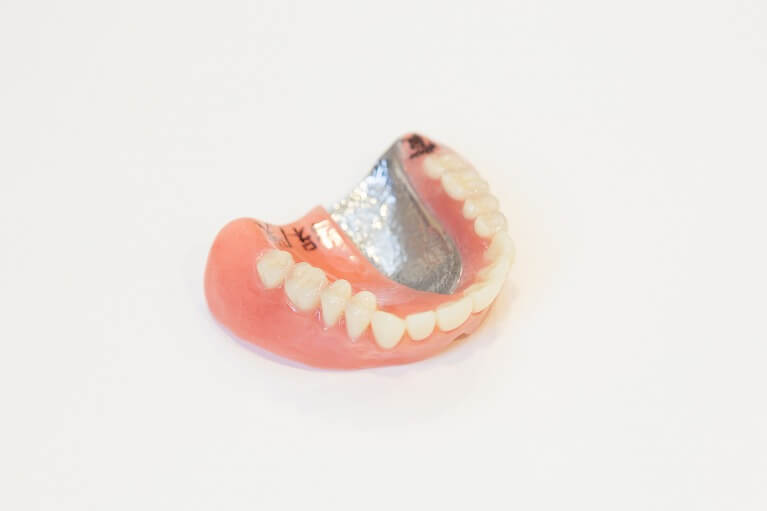 入れ歯には保険診療と自費診療があります。